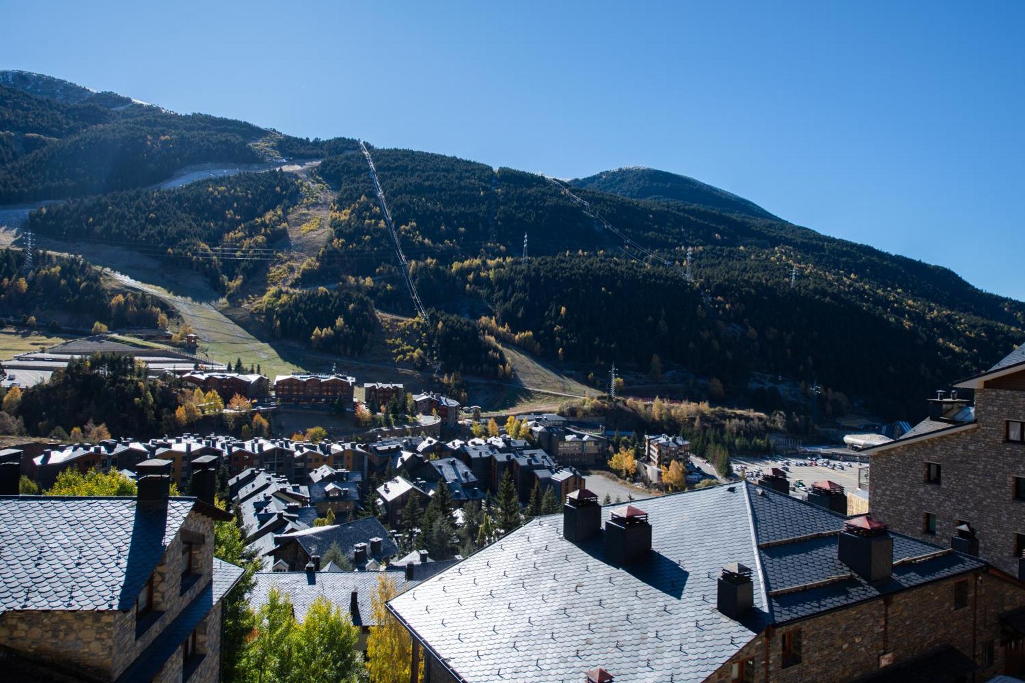 Apartamento Moderno Bh Aspen Atico Con Vistas El Tarter Eksteriør billede